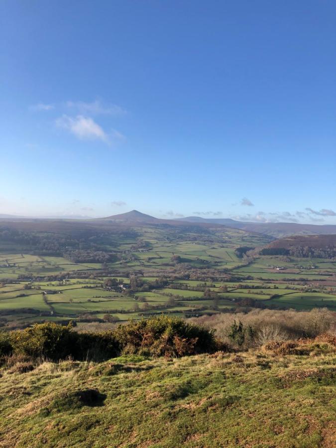 Bed and Breakfast Mount Street House Brecon Exteriér fotografie
